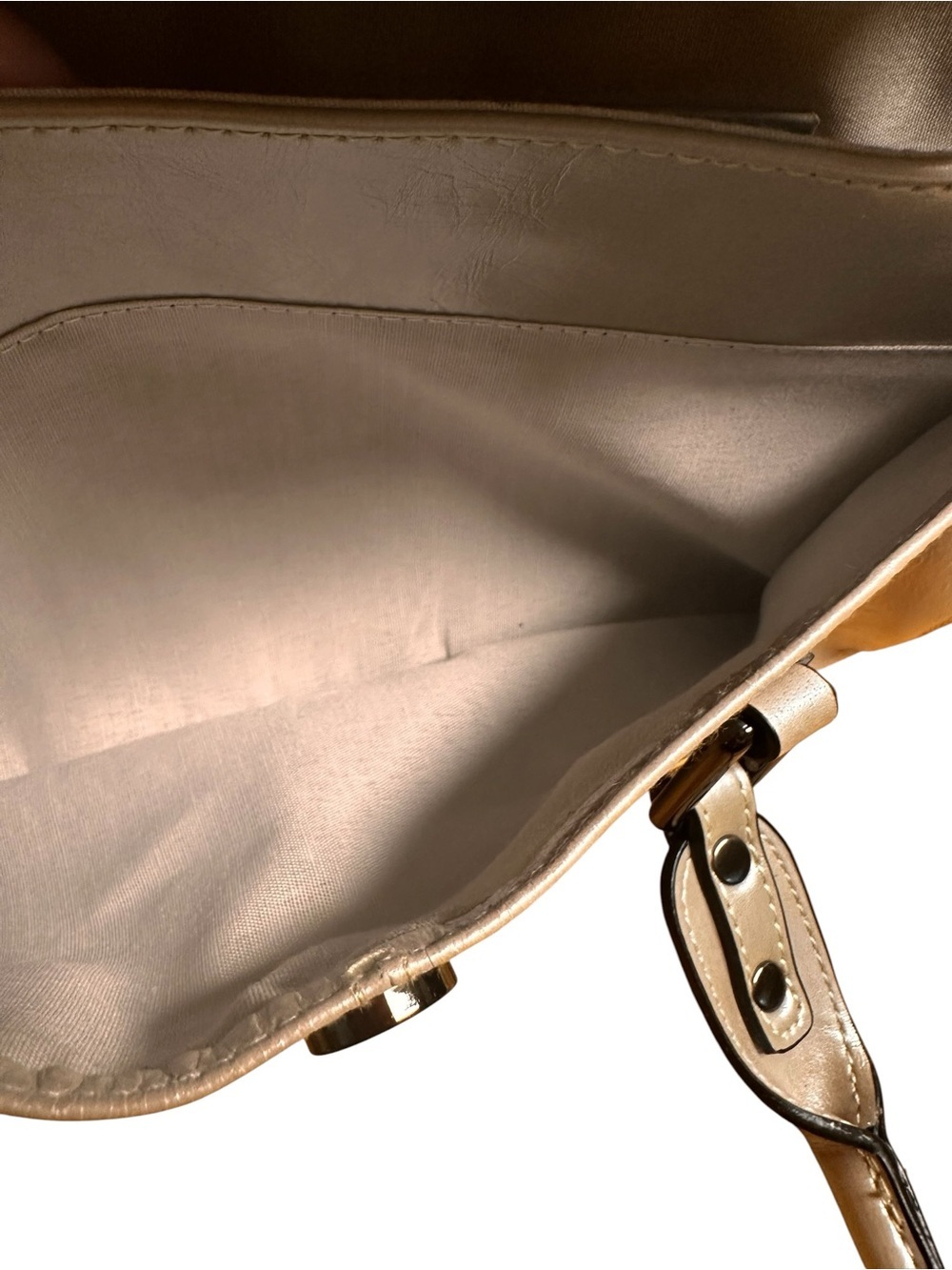 Worthington Y2K Vintage Soho Pearl Metallic Signature Demi Flap Shoulder Bag - Picture 7 of 11